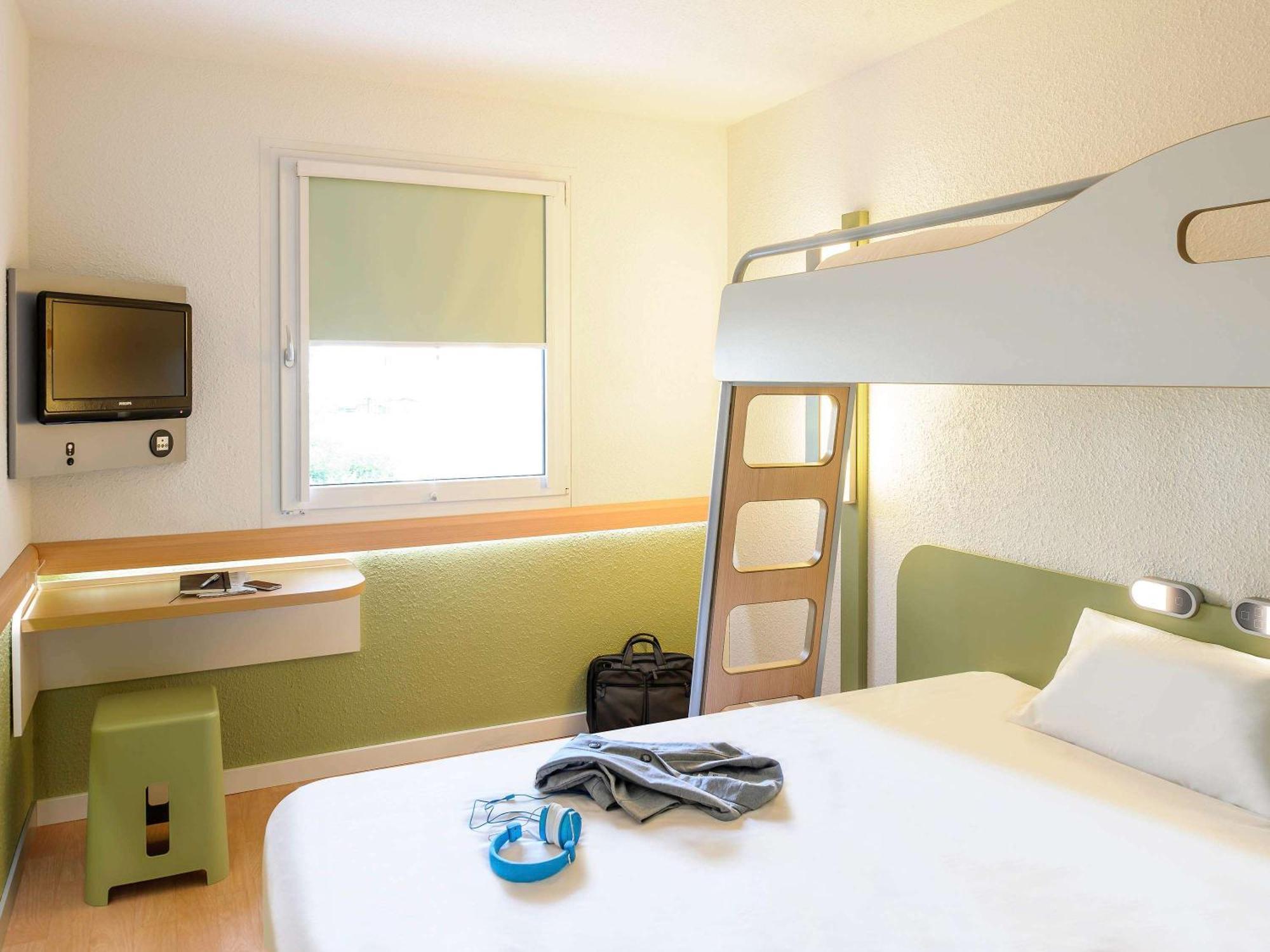 Ibis Budget Clermont Ferrand - Le Brezet - Aeroport Экстерьер фото