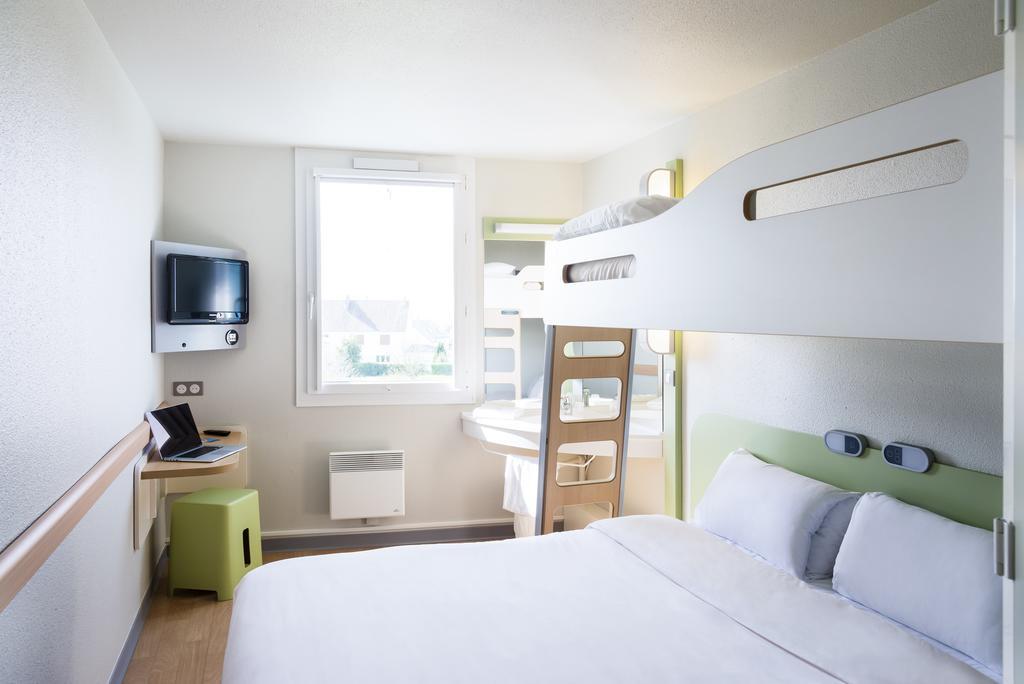 Ibis Budget Clermont Ferrand - Le Brezet - Aeroport Экстерьер фото