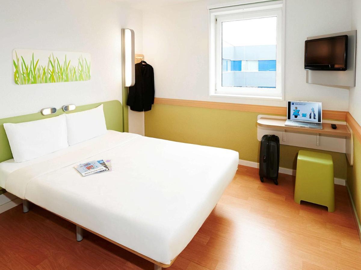 Ibis Budget Clermont Ferrand - Le Brezet - Aeroport Экстерьер фото